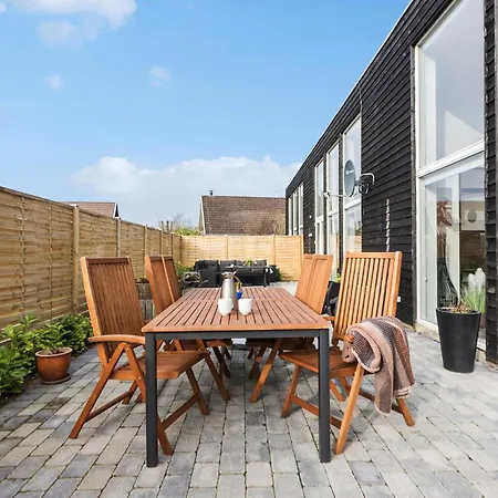 4 Bedroom Lovely In Hébergement de vacances Gilleleje