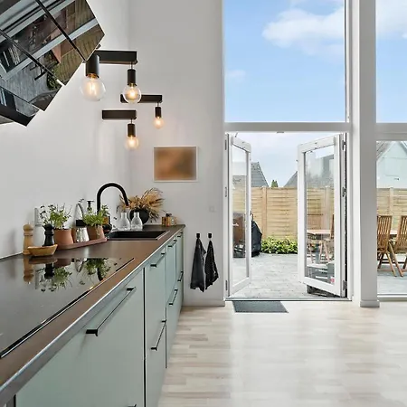 4 Bedroom Lovely In Hébergement de vacances Gilleleje