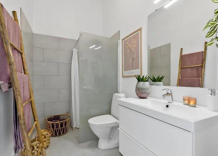 4 Bedroom Lovely In Hébergement de vacances *