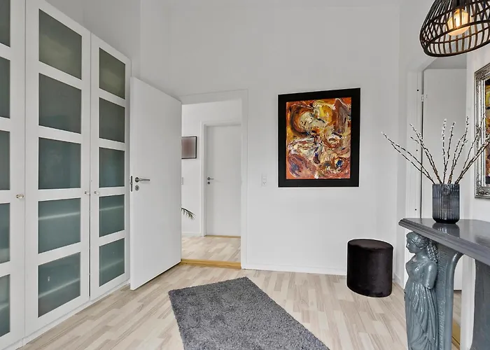 Hébergement de vacances 4 Bedroom Lovely In *